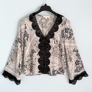 NWT Love Stitch Scallop Lace Detailing V Neck Bell Sleeves Boho Blouse Top